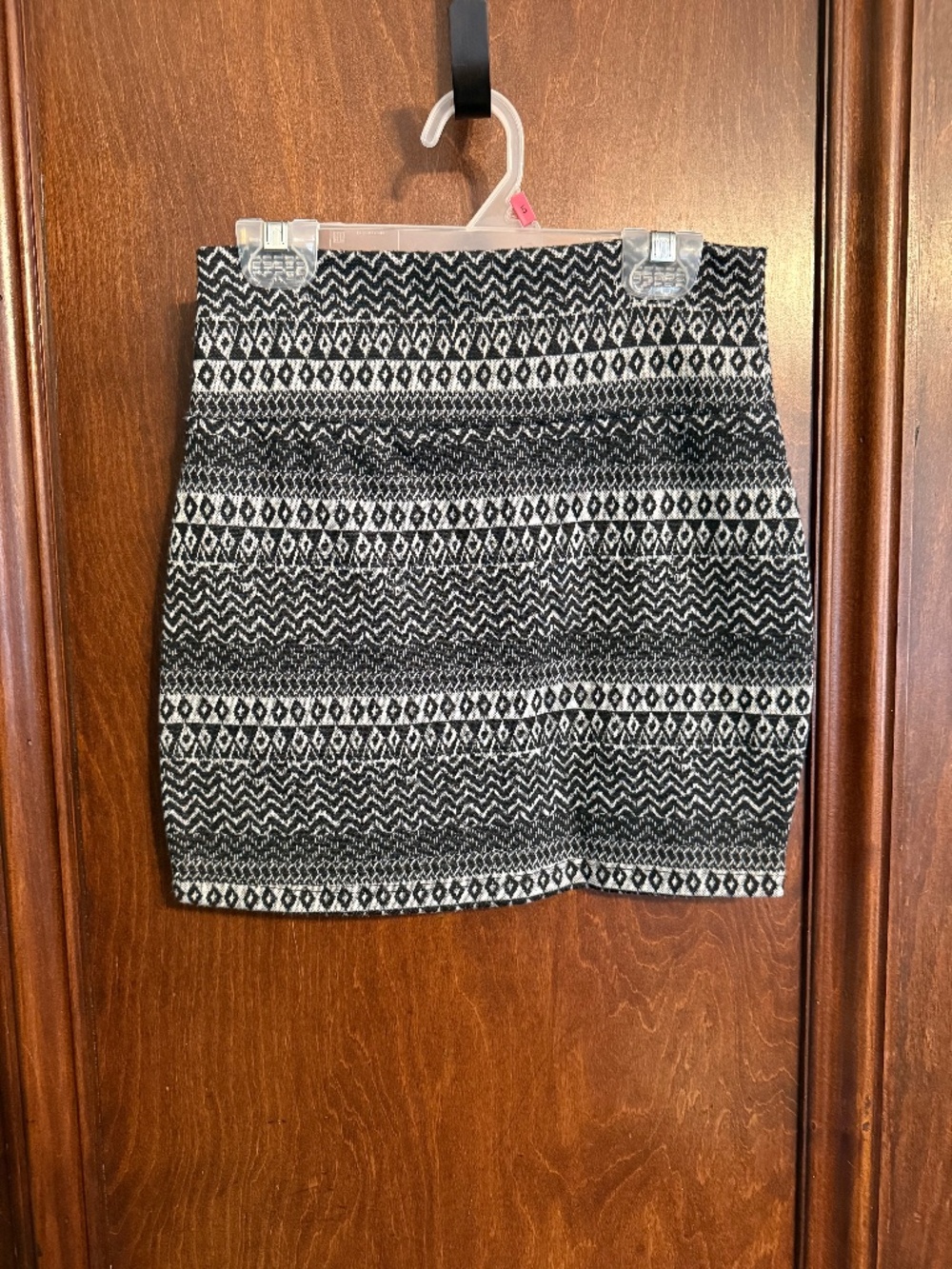 Black and gray modern print high waisted mini skirt